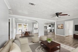 180 Butler Dr, Cleveland, TX 77328