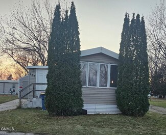 230 Northland Estates, Jamestown, ND 58401