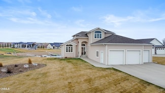 4112 Shorefront Place SE, Mandan, ND 58554