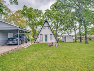 467 Old Mill Ln, Point, TX 75472