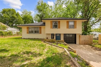 5013 NE 45th St, Kansas City, MO 64117