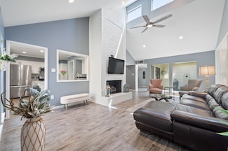 407 E Fair Harbor Ln, Houston, TX 77079