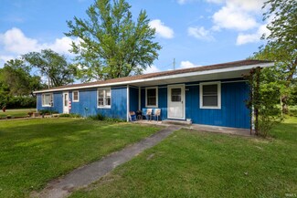 510 W West St, Medaryville, IN 47957