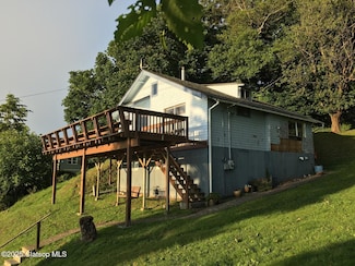 527 W Marine Dr, Astoria, OR 97103