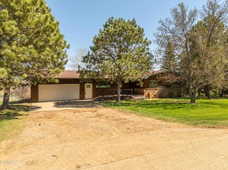 5104 Highland Rd, Mandan, ND 58554