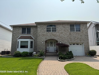 79 Weiner St, Staten Island, NY 10309