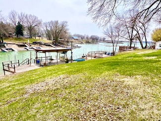 1651 Eagle Crest Rd, Loup City, NE 68853