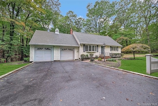 12 Valley Cir, Miller Place, NY 11764