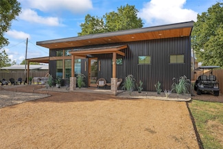 118 Bayside Cir, Gainesville, TX 76240