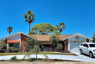 3325 Honeymoon Ln, Holiday, FL 34691