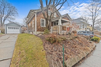 84 Charlotte St, Burlington, VT 05401