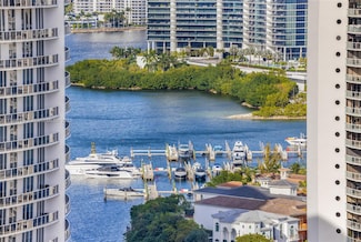 2000 Island Blvd Unit 3010, Aventura, FL 33160