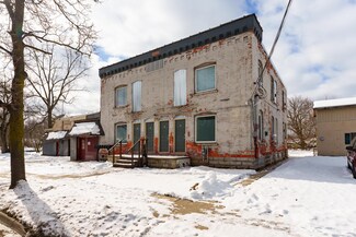 708 Mills St, Kalamazoo, MI 49001