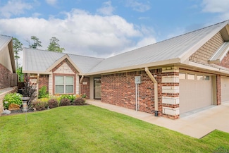 1807 Yellowstone Dr, Longview, TX 75605