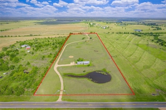 3689 Fm 3061, Thorndale, TX 76577