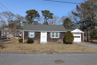 8 Woodland Dr, West Dennis, MA 02670