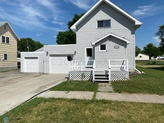 426 9th St S, Breckenridge, MN 56520