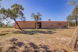 289 Springwood Rd, Victoria, TX 77905