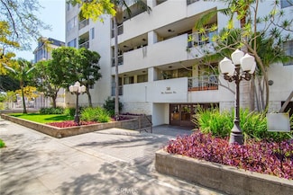 321 N Oakhurst Dr Unit 501, Beverly Hills, CA 90210