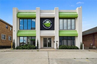 8320 Lafitte Ct, Chalmette, LA 70043