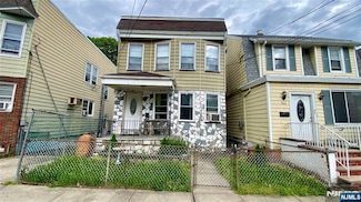 304 Davis Ave, Kearny, NJ 07032