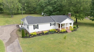 1152 E Poplar Ave, Selmer, TN 38375