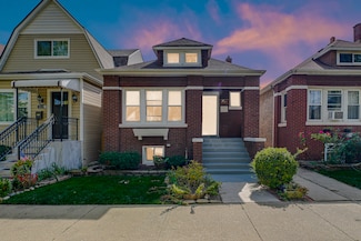 4721 W Warwick Ave, Chicago, IL 60641