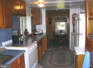 10863 Magnolia Rd, Great Cacapon, WV 25422