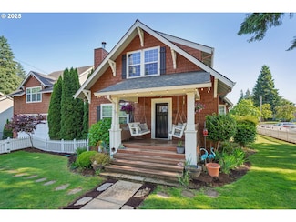303 Maple St, Ridgefield, WA 98642