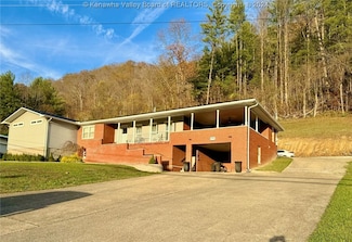 894 Main St, Chapmanville, WV 25508