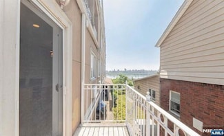 196 Cedar St Unit C002A, Cliffside Park, NJ 07010