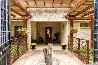 28181 Fm 470, Utopia, TX 78884