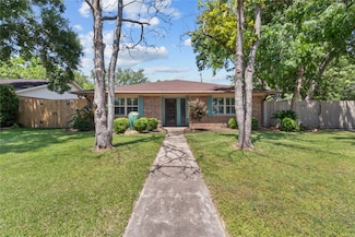 417 Morningside Dr, Friendswood, TX 77546