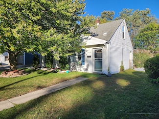 23006 Rosalind Ave, Eastpointe, MI 48021