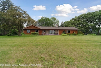 7008 Westgate Dr, Laingsburg, MI 48848