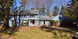 5271 Ridgebury Blvd, Cleveland, OH 44124