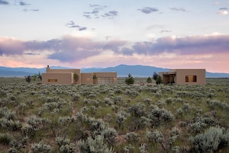 66 Buggy Rd, El Prado, NM 87529