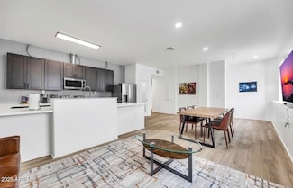 830 S Farmer Ave, Tempe, AZ 85281