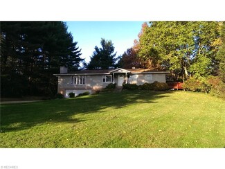 5017 Rootstown Rd, Ravenna, OH 44266