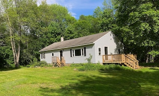 313 W Neck Rd, Nobleboro, ME 04555