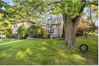 270 Loring Ave, Pelham, NY 10803
