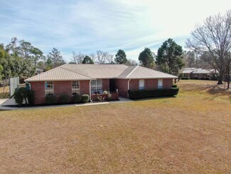 49 Holley Ln, Defuniak Springs, FL 32435