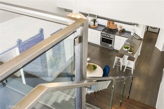 660 N Sweetzer Ave Unit 302, Los Angeles, CA 90048
