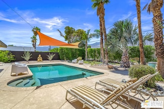 2207 N Viminal Rd, Palm Springs, CA 92262