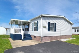 4245 Mohawk Pkwy, Niagara Falls, NY 14304