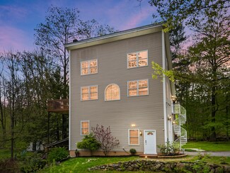 31 Vermont Ave, Greene, ME 04236