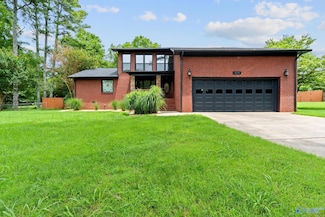 129 Jacque Jim Dr NE, Huntsville, AL 35810