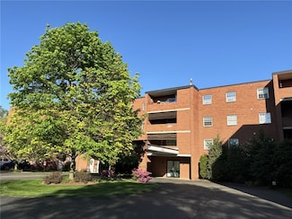 2850 Edgecliff Rd Unit 37, New Kensington, PA 15068