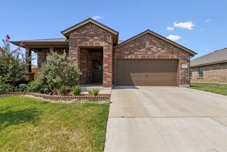 9425 Fox Hill Dr, Fort Worth, TX 76131
