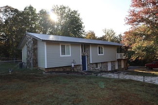 361 N Cedar St, Salem, AR 72576